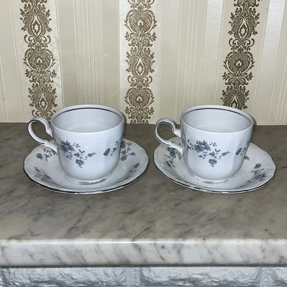 2 Johann Haviland Bavaria Germany Blue Garland Tea‎ Cup And Saucer Set Vintage